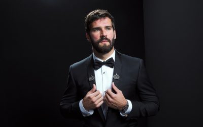 Alisson se torna o primeiro goleiro brasileiro e do Liverpool a ser eleito o melhor do mundo na sua posição pela Fifa: “Representa tudo o que trabalhei para chegar até aqui”