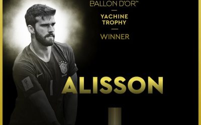 Alisson entra para a história e se torna o primeiro jogador do mundo a conquistar a Bola de Ouro dos goleiros, elaborado pela France Football