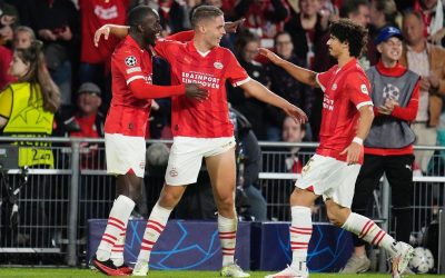 André Ramalho celebra vaga para disputar a fase de grupos da Champions pela quarta vez na carreira, a primeira pelo PSV