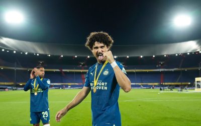 Fez a quina. PSV bate Feyenoord, conquista a Supercopa da Holanda e André Ramalho celebra quinto título pelo clube europeu: “Mais uma conquista muito especial na minha carreira”