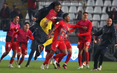 Charlys marca primeiro gol como profissional e garante vitória emocionante do Cosenza na Itália: ‘Muito especial’